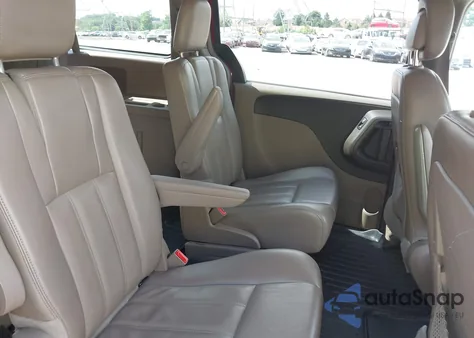 2013 Chrysler Town & Country Touring from USA, damaged, VIN 2C4RC1BG6DR669593